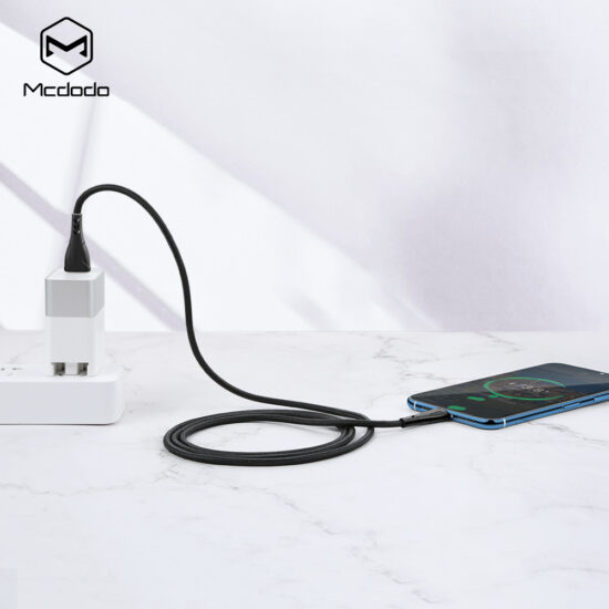 کابل کوتاه جهت شارژ و انتقال داده USB به تایپ سی مک دودو مدل MCDODO CA-7460 طول 20 سانتيمتر