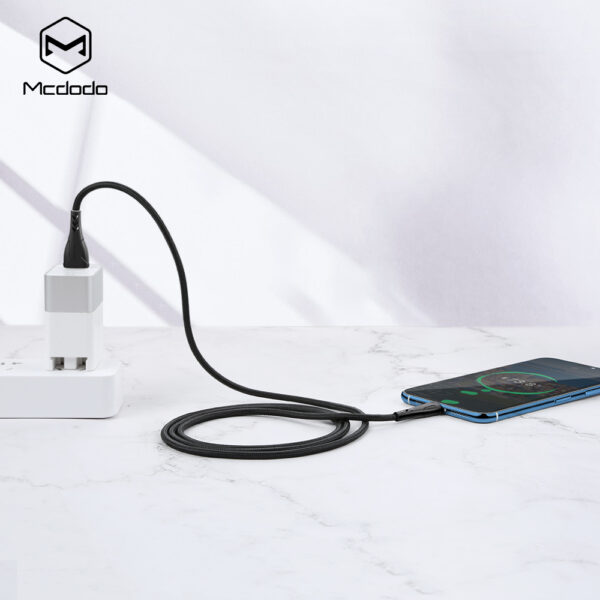 کابل شارژ و انتقال داده USB به Type-C مک دودو مدل MCDODO CA-7460 طول 20 سانتيمتر